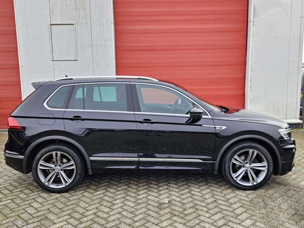 Volkswagen Tiguan 1.5 tsi act highline business r-line | pano | acc