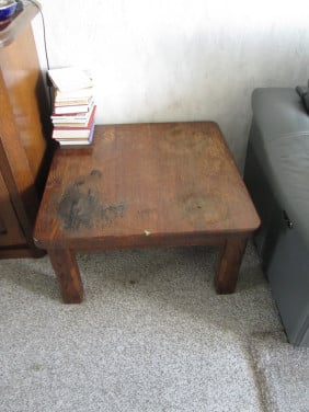 Gratis op te halen Eiken salon tafel en hoektafel met gebruik sporen