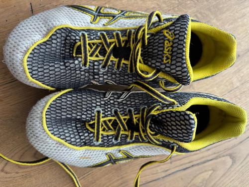 ASICS Spikes - Maat 38 - Wit/Zwart/Geel