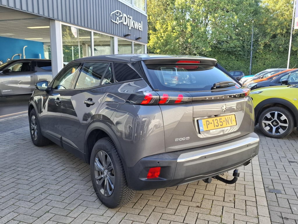 Peugeot 2008 suv 1.2 100 active pack nav/cam/trekhaak