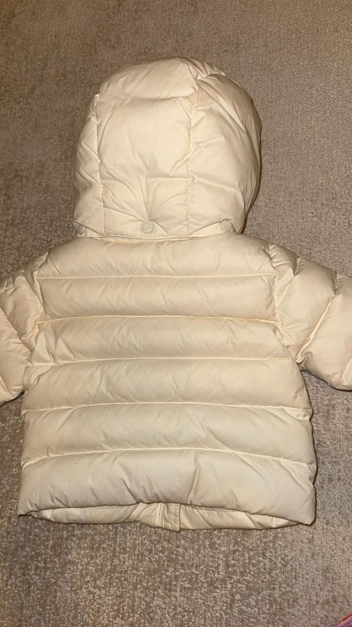 Moncler jas 6-9 Maanden
