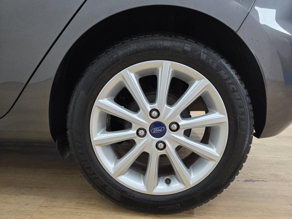 Ford Fiesta occasion 1.0 ecoboost titanium met cruisecontrol en carplay rad
