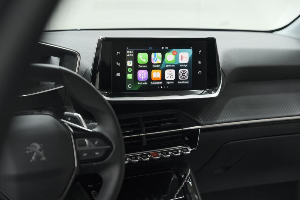 Peugeot 208 puretech 100 eat8 allure pack | camera | apple carplay | parkee