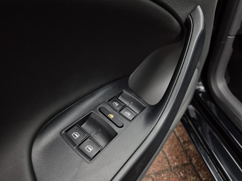 Seat Ibiza 1.2 tsi copa / 5- deurs / airco / cruisecontrol / stoelverwarmin