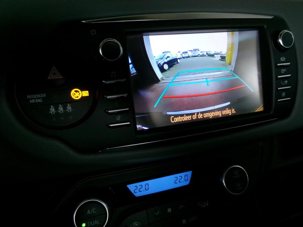 Toyota Yaris 1.5 hybrid clima, camera, multimedia, bluet.