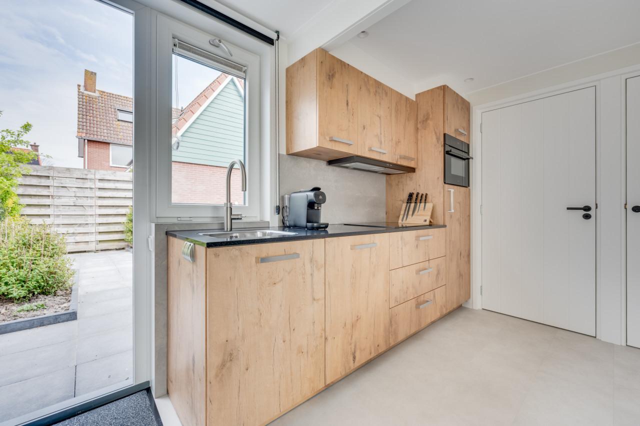 Prachtig gemeubileerde huurwoning. Tijdelijk zonder inschrijving.