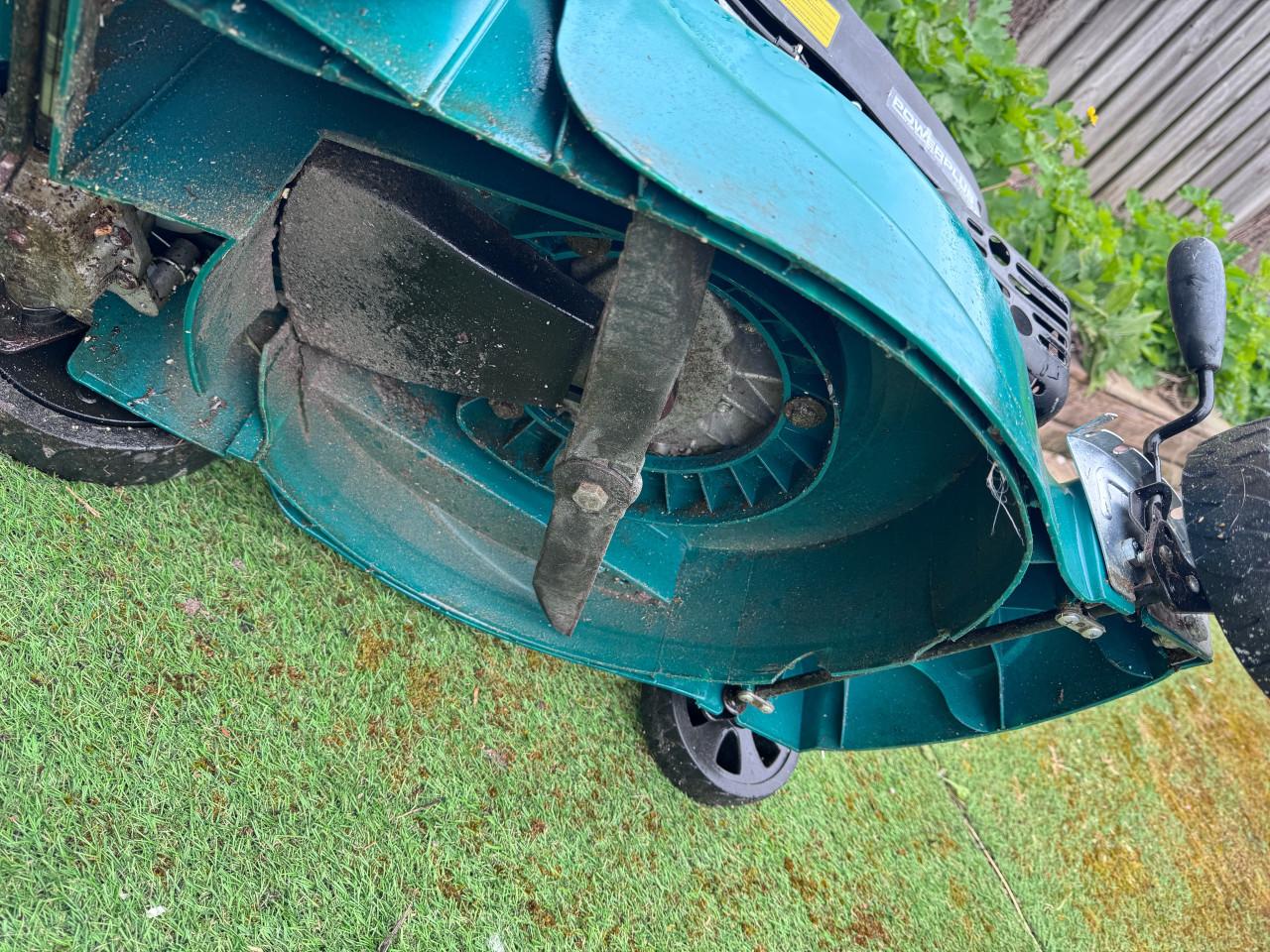 Powerplus 3,5pk benzine grasmaaier zelf-trekkend