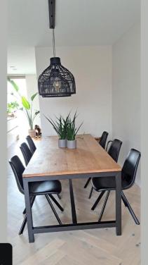 Eikenhouten eettafel 240cm