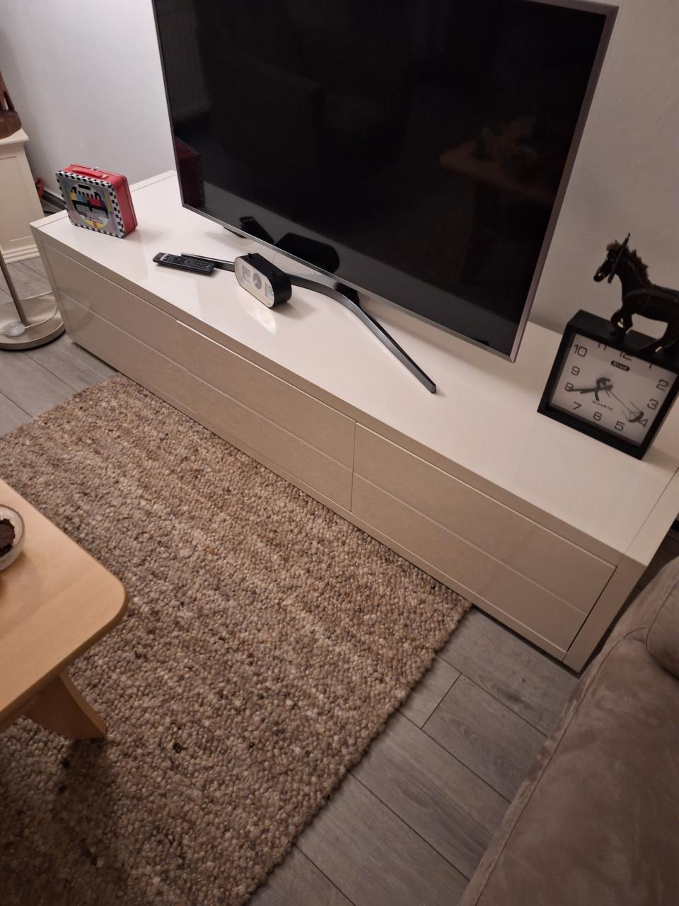 Kast met 3 laden gratis ophalen