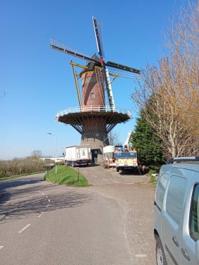 Ik zoek een handig iemand die mijn Luxaflex kan ophangen