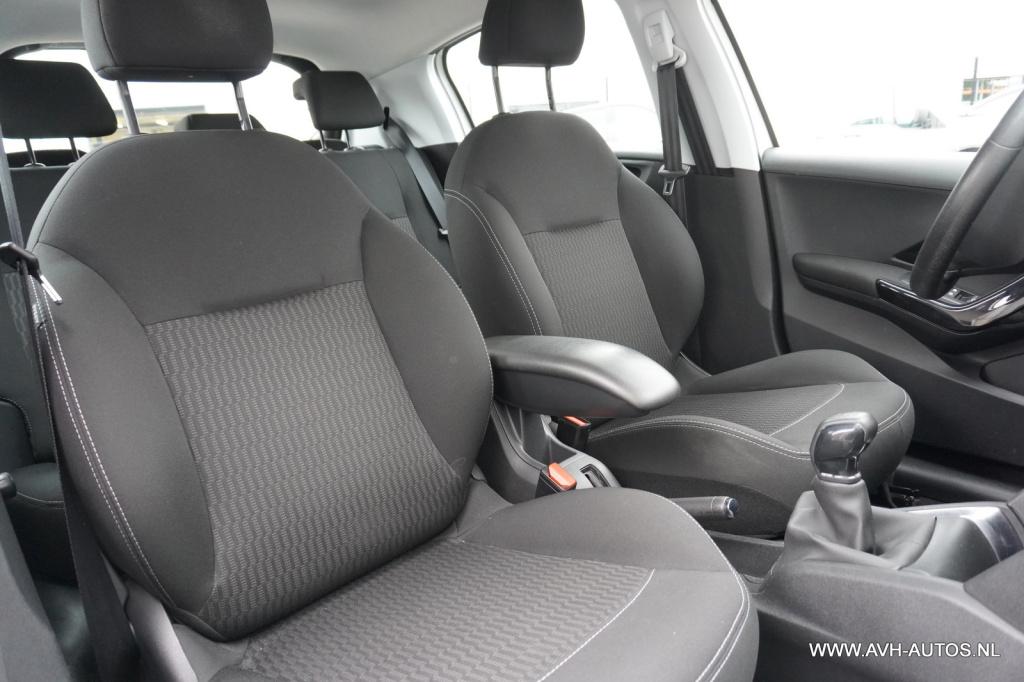 Peugeot 208 1.6 bluehdi blue lease