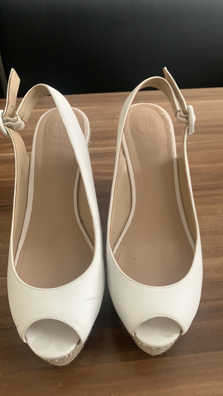 Guess sleehak sandalen maat 37