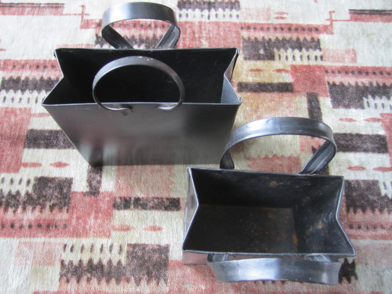 2 Metalen Tasjes 19 + 18,5 cm. Hoog