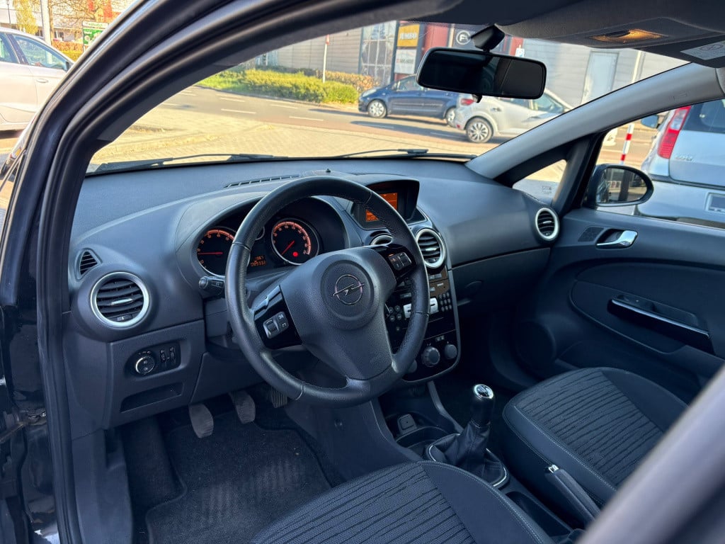 Opel Corsa 1.4-16v design edition