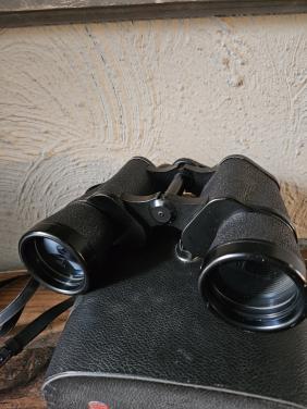 Crest verrekijker 10x50 met draagriem en leren koker