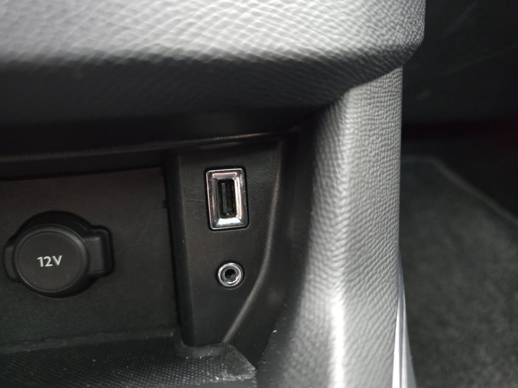 Peugeot 308 sw occasion stationwagen met trekhaak en grote kofferbak | twee