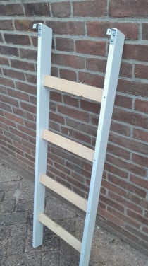 Z.g.a.n. houten laddertje voor stapelbed/camper/caravan