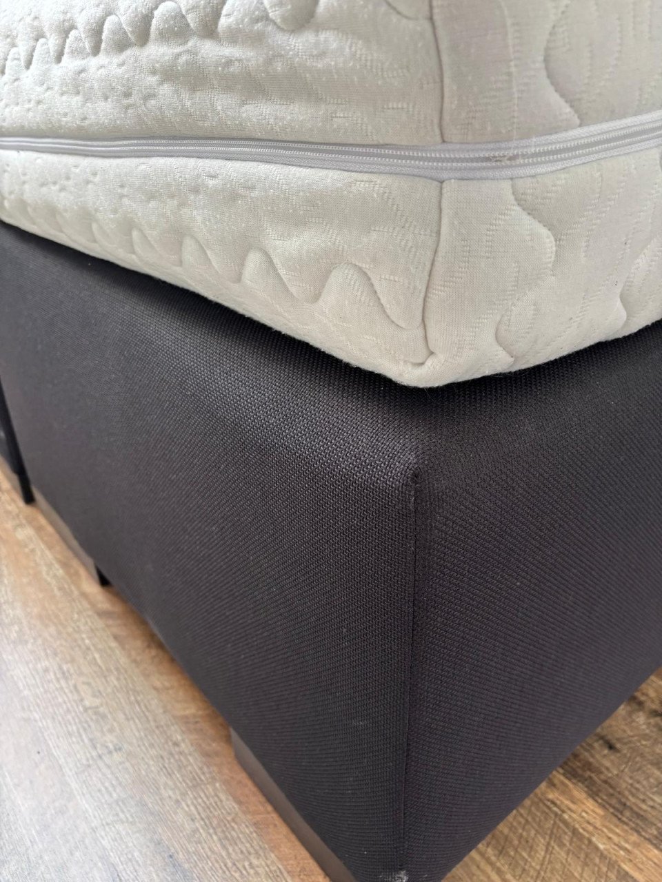 Tweepersoons boxspring + matrassen 200 x 140