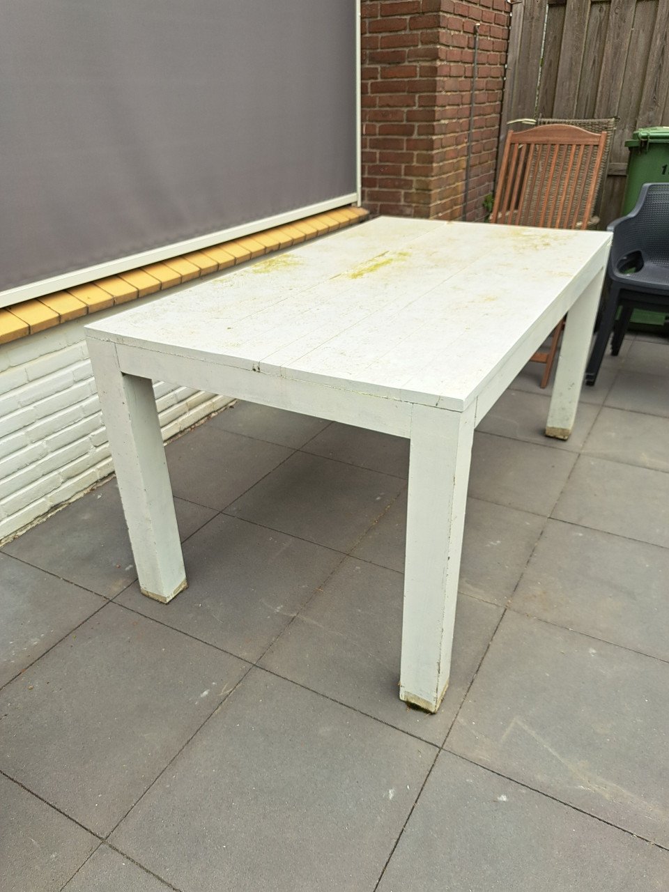 Tuintafel gratis af te halen.