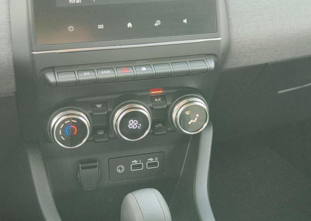 Renault Clio 1.6 e-tech full hybrid 145 evolution - navigatie