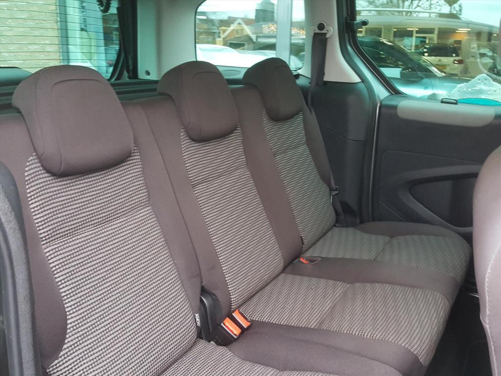 Peugeot Partner 1.6vti-110pk tepee outdoor zenith-dak | trekhaak | panorama