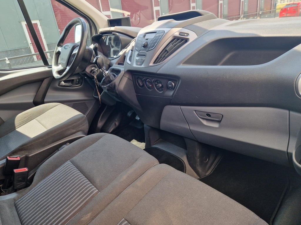 Ford Transit Custom 290 2.2 tdci l2h1 ambiente dc in zeer goede staat met n