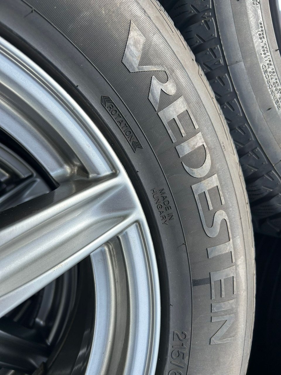DEZENT ALUMINIUM VELGEN MET VREDESTEIN WINTRAC XTREM S BANDEN 16 INCH