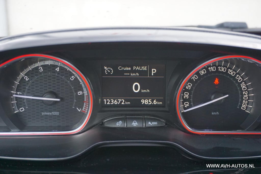 Peugeot 2008 1.2 puretech gt-line automaat