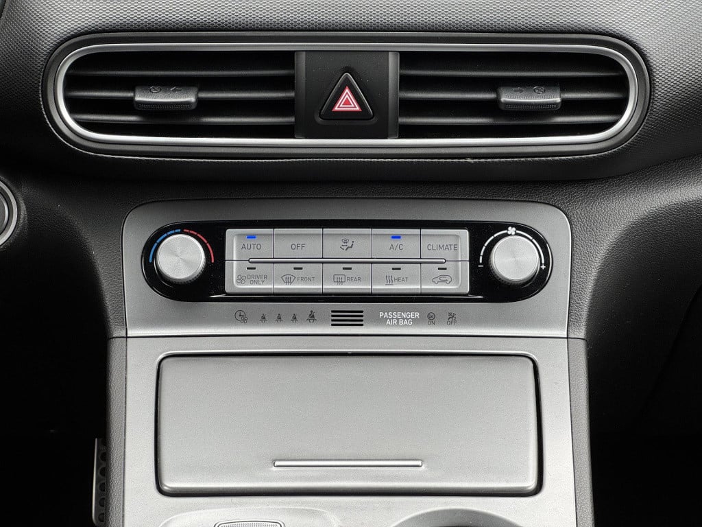 Hyundai Kona ev premium 64 kwh 3-fase lader | navigatie | stoelventilatie +