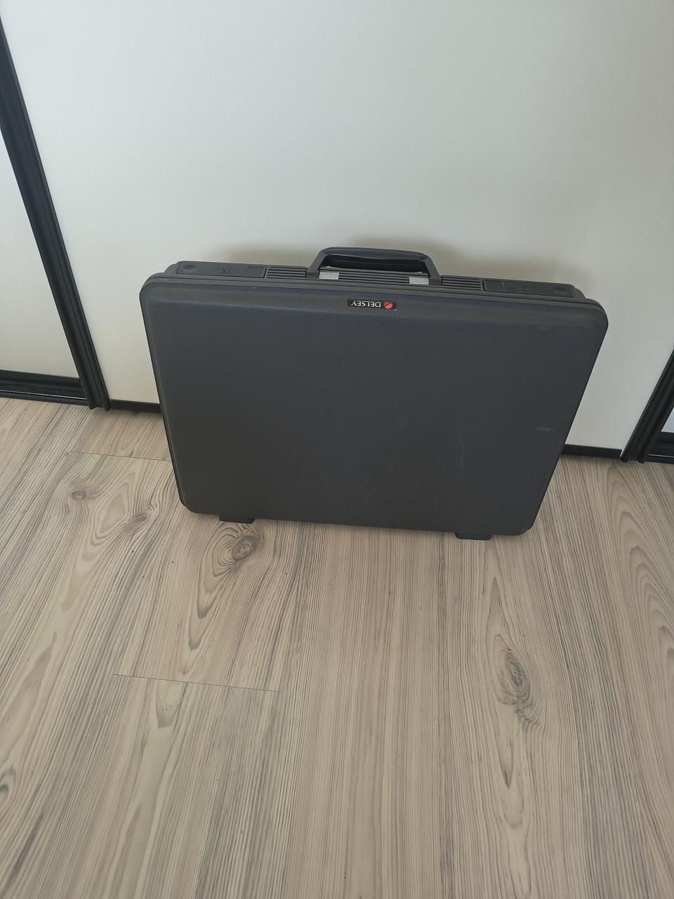 Attache case van Delsey