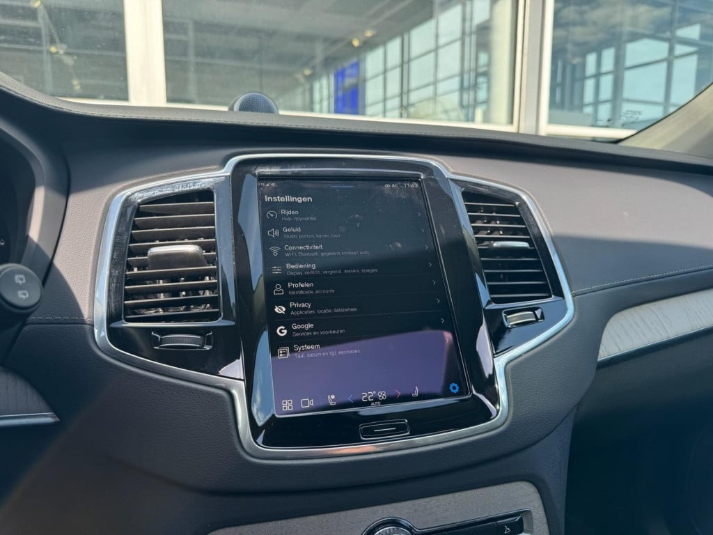 Volvo XC90 t8 455pk recharge ultra dark| full options!! b&w | luchtvering