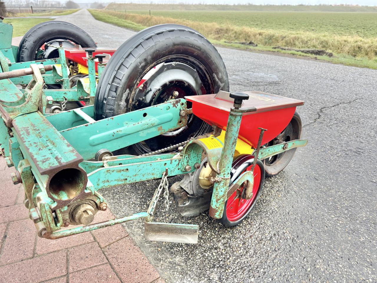 Vicon 6 rijer bietenzaaier 6x50cm