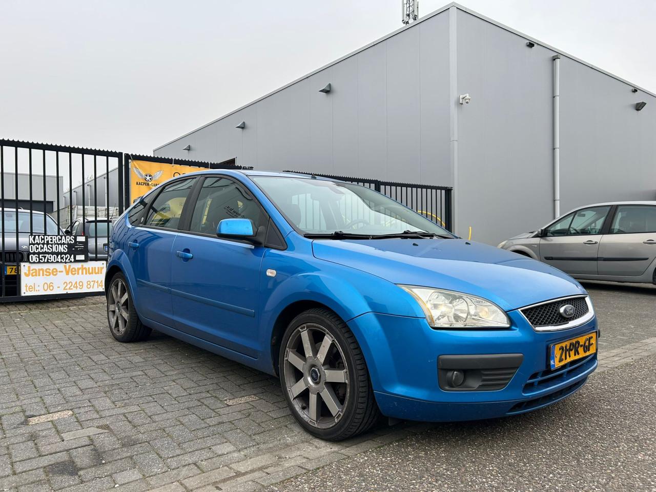 Ford Focus 2.0-16V Ghia FULL OPTION!