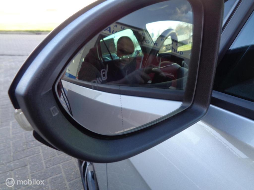 Volkswagen Golf 1.5 tsi iq-drive/airco/ecc/panorama dak/led/navi/carplay/lm