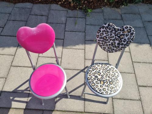 Tuinstoeltjes /  terrasstoeltjes opklapbaar setje HARTJES