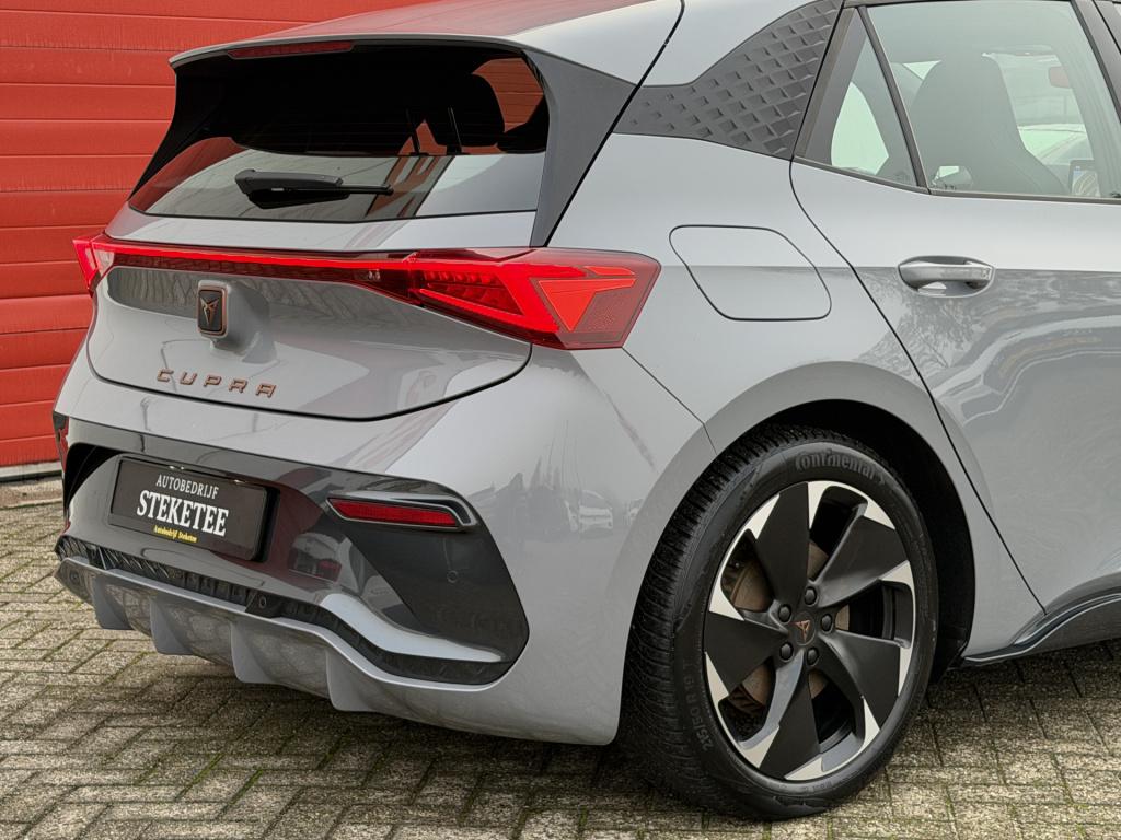 Cupra Born business one 62 kwh | carplay | pdc | rijklaar inclusief 1 jaar 