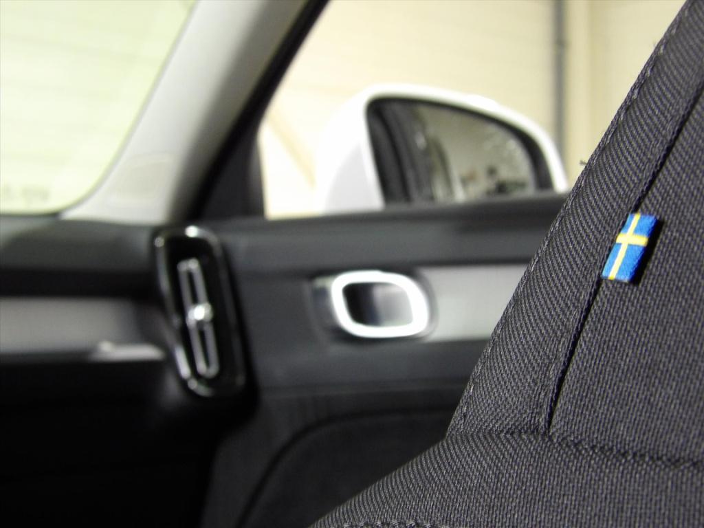 Volvo XC40 t3 163pk geartronic momentum pro