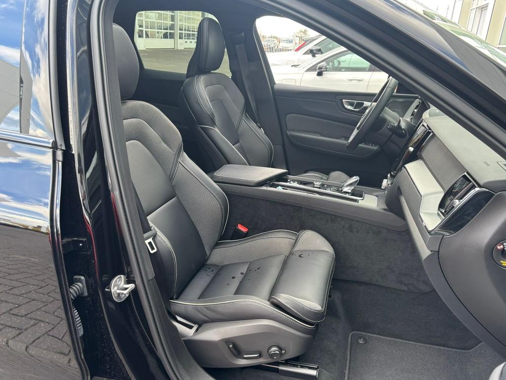 Volvo XC60 t6 398pk recharge black edition| panodak| 360camera| trekhaak| a