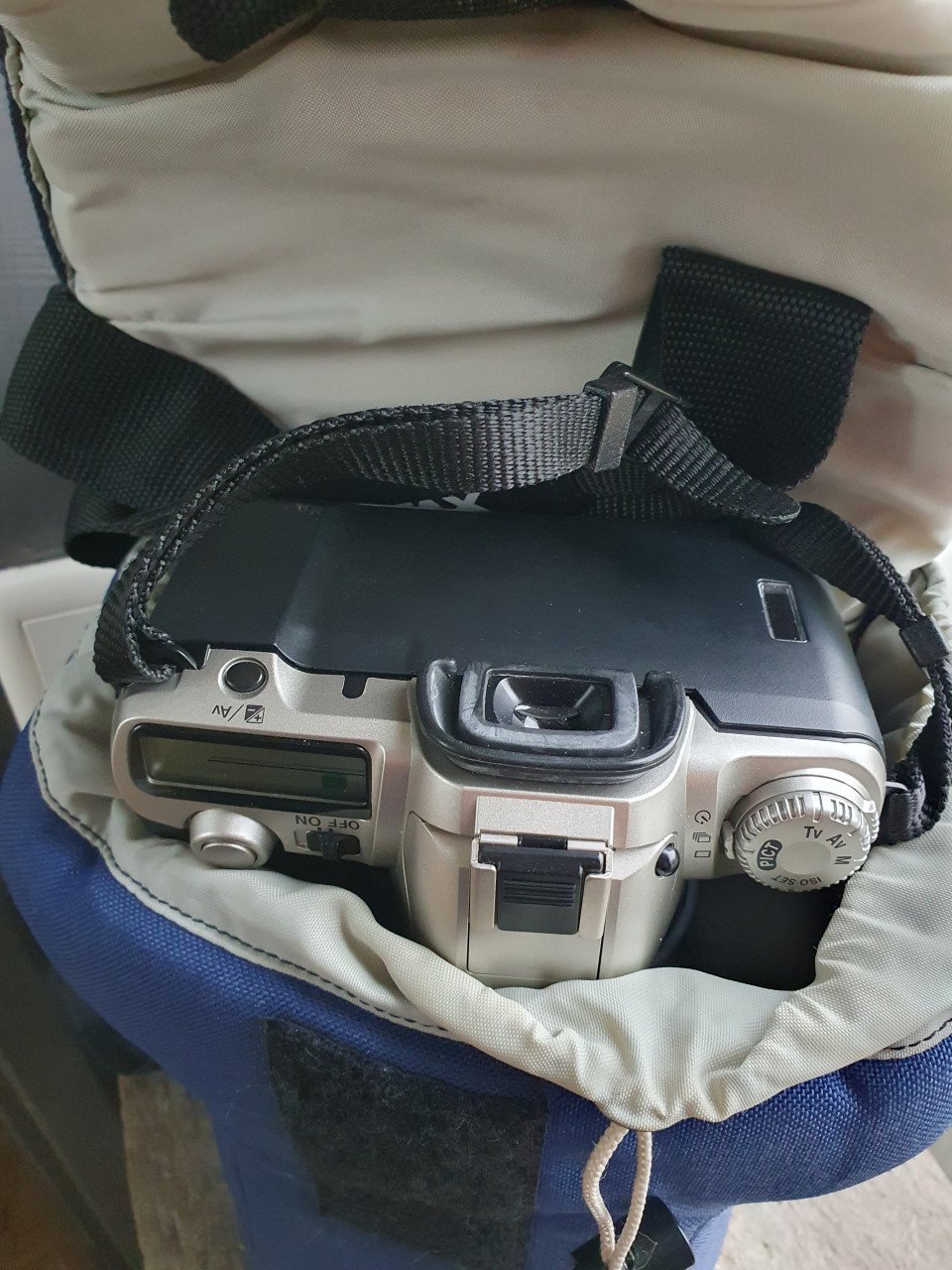 Mooie Pentax MZ 50 camera met heel grote tamron telezoomlens....