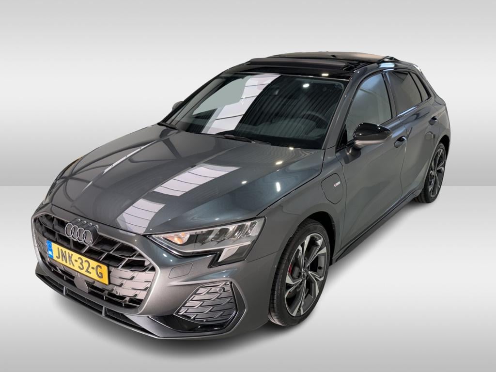 Audi A3 sportback 45 tfsi e 272pk s edition | pano dak | zwart optiek | acc