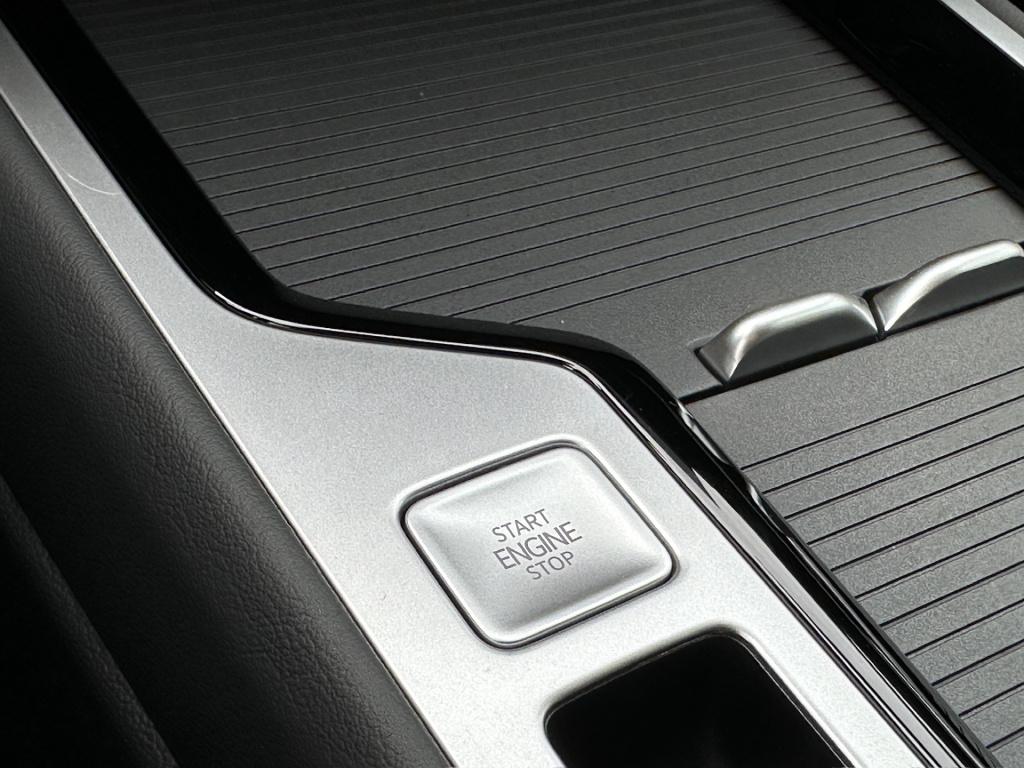 Volkswagen Passat variant 1.5 etsi 150pk elegance | alcantara | head up | c