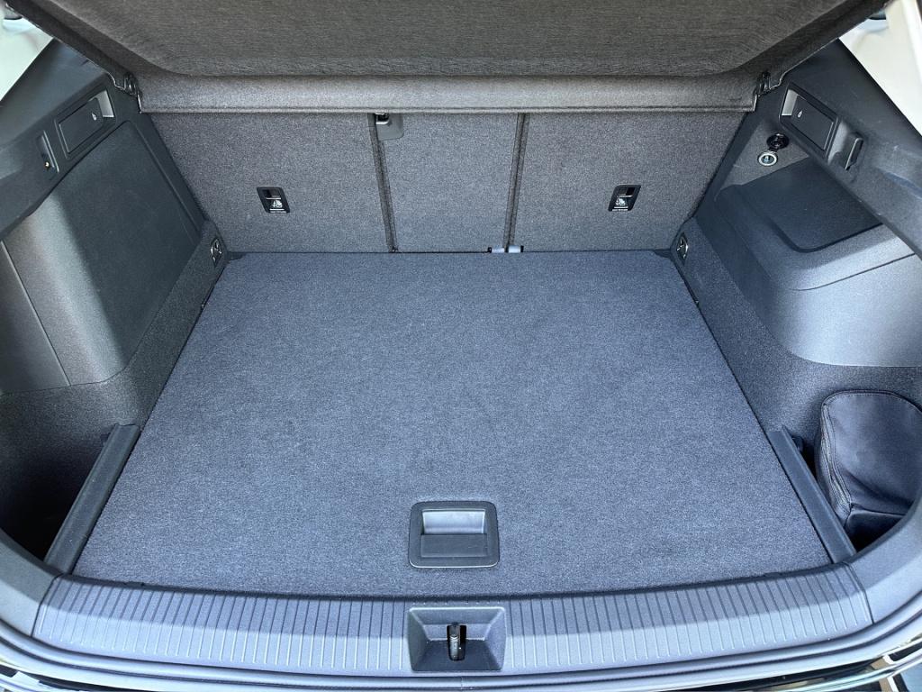 Volkswagen Tiguan 1.5 ehybrid elegance 204pk | trekhaak | camera | head-up 