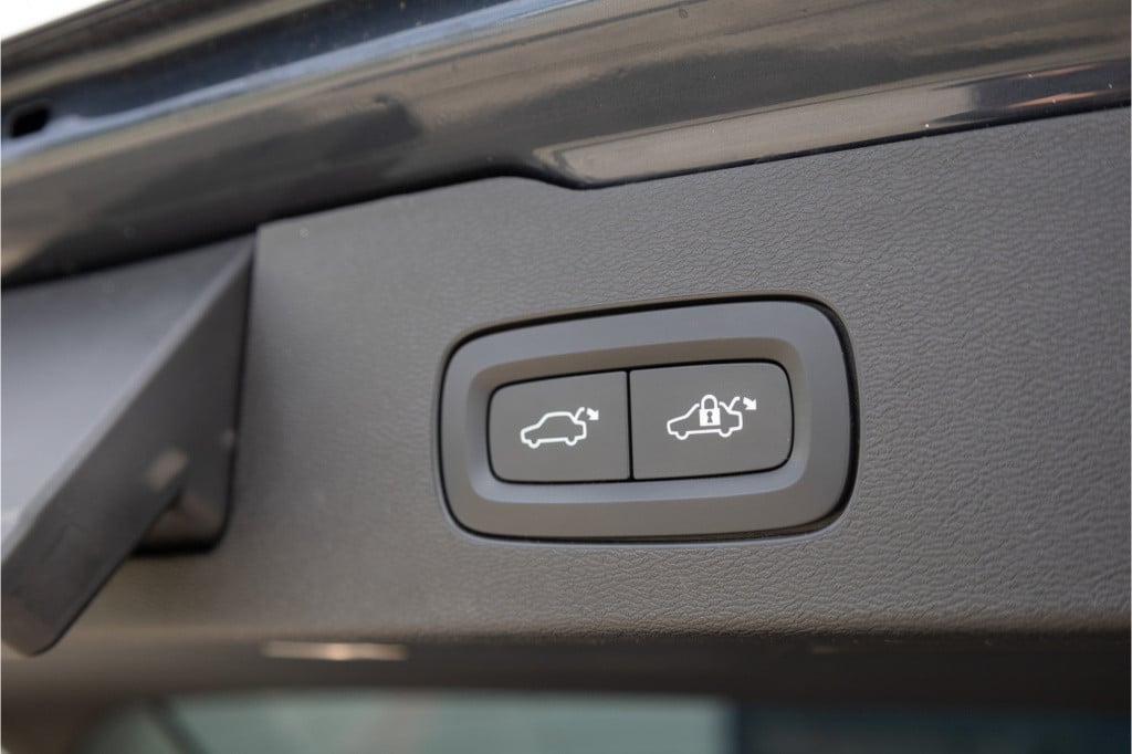 Volvo V60 2.0 t6 plug-in hybrid awd plus dark ✅leer✅cam✅cc✅wint.pakk.