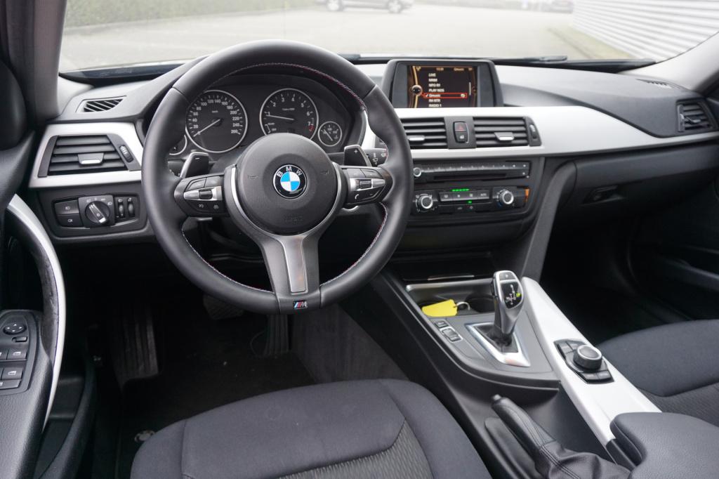 BMW 3-serie 320i automaat - airco / cruise / elektr. ramen / nap