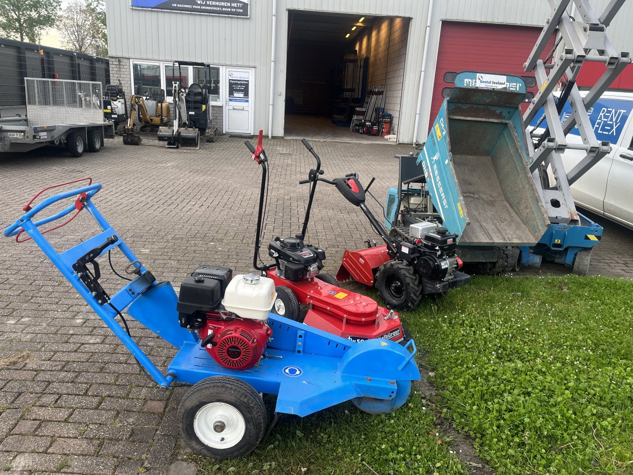 Bakfrees, onkruidborstelmachine, stobbenfrees, diverse park en tuinmachines