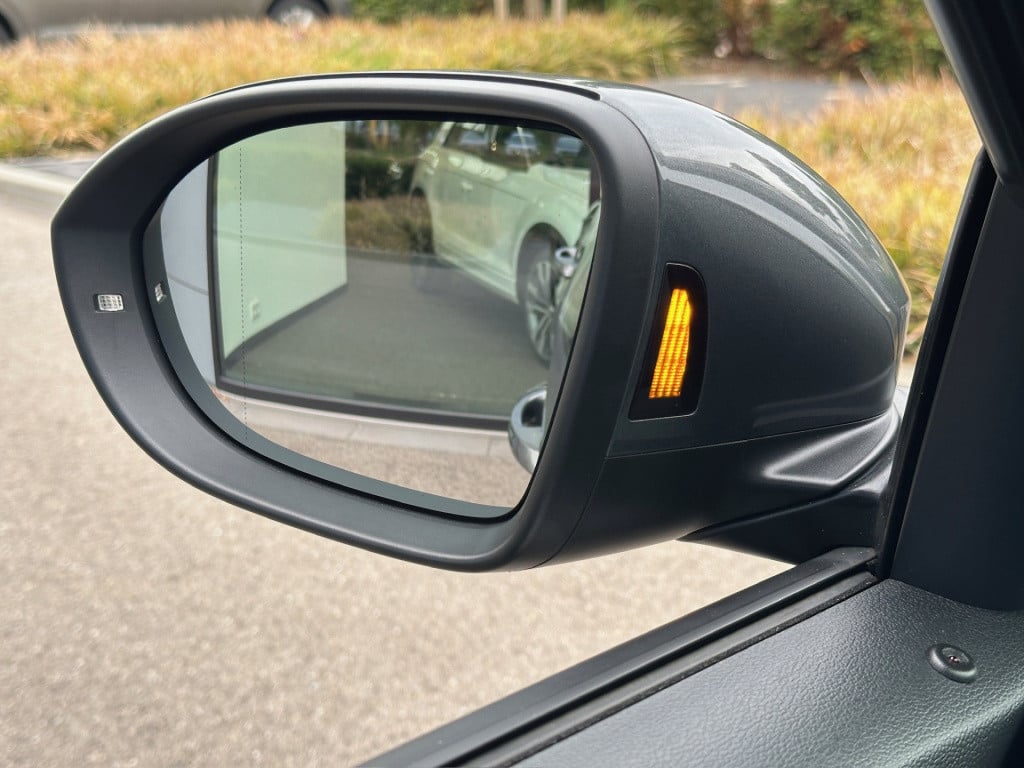 Volkswagen T-roc 1.5 tsi 150pk dsg style carplay | camera | keyless | elek.