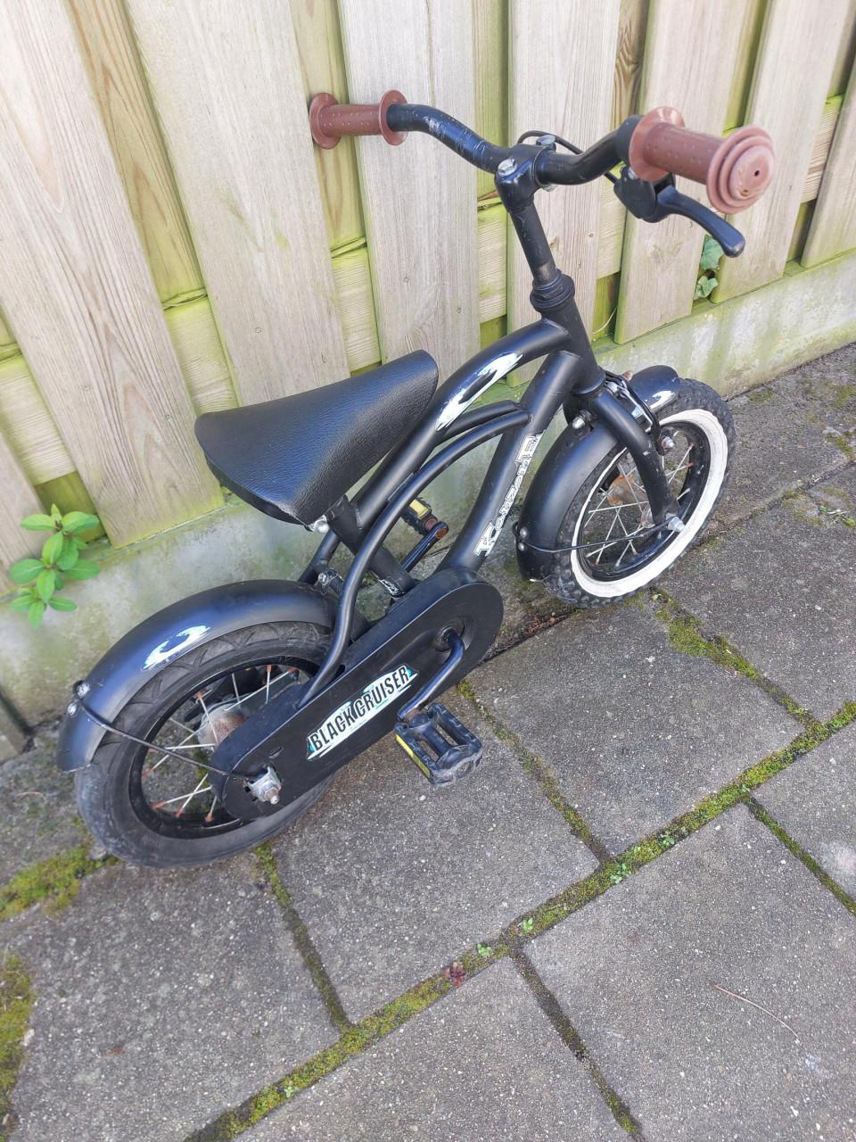 Kinder fietsje gereserveerd voor ana