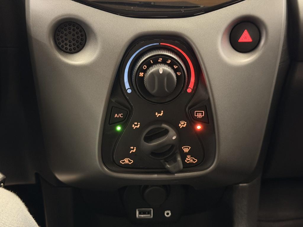 Toyota Aygo 1.0 vvt-i x-play| camera| carplay| cruise| airco