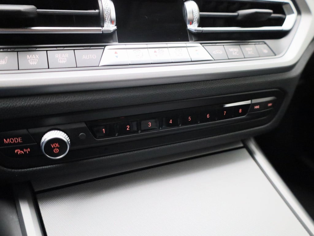 BMW 3-serie 320e high executive | automaat | navigatie | leder | elektrisch