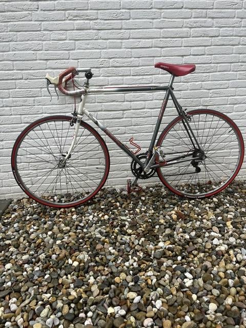 Racefiets vintage merk Giant